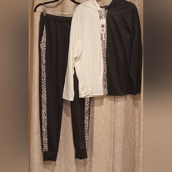 Noracora Trendy 2 Piece Outfit, Size Small - Picture 1 of 6